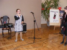 Zabawa walentynkowa w Domu Pomocy w Podzamku - 5 II 2016r.