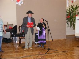 Zabawa walentynkowa w Domu Pomocy w Podzamku - 5 II 2016r.