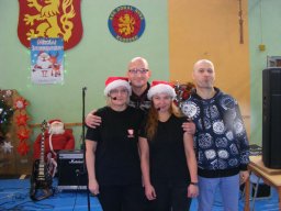 Zabawa mikołajkowa w hali sportowej KCKSiR w Kłodzku 16 grudnia 2016r