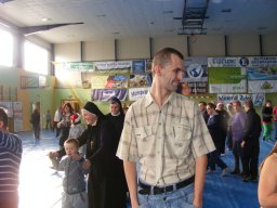 Zabawa mikołajkowa w hali sportowej KCKSiR w Kłodzku 16 grudnia 2016r