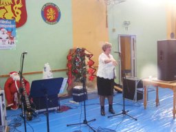 Zabawa mikołajkowa w hali sportowej KCKSiR w Kłodzku 16 grudnia 2016r